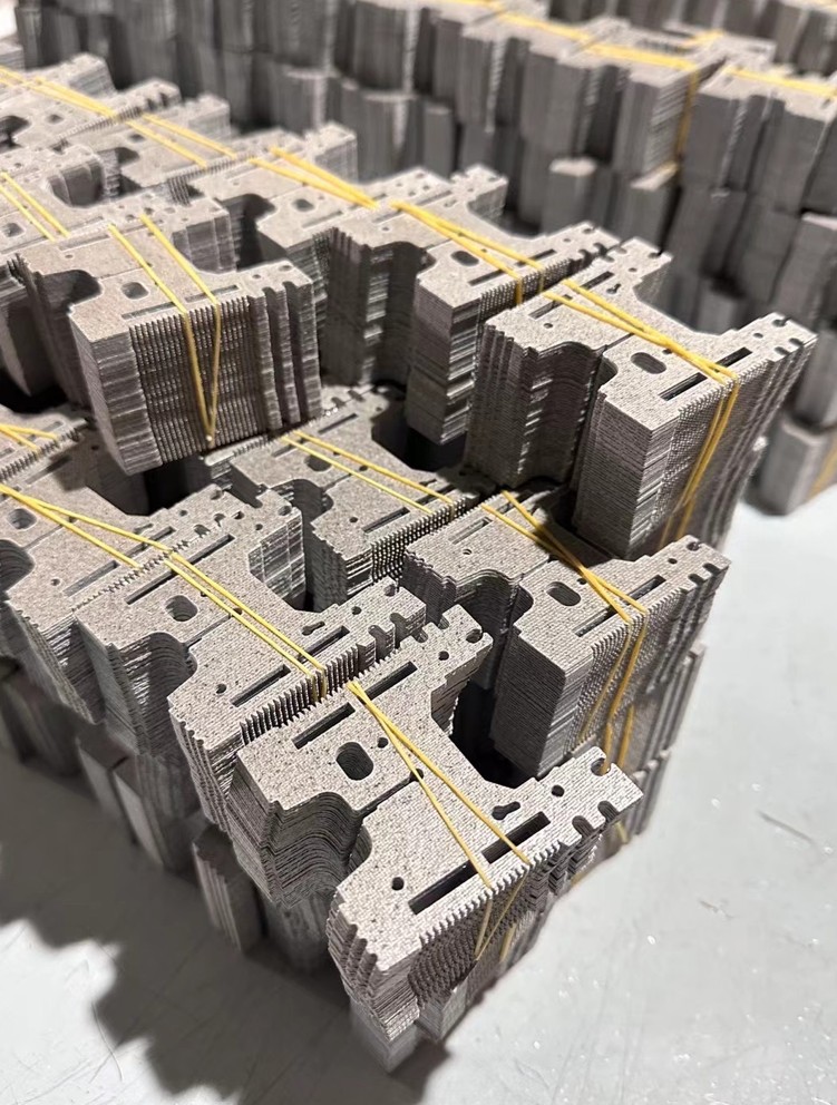Mica gasket custom-machined for motor housing insulation